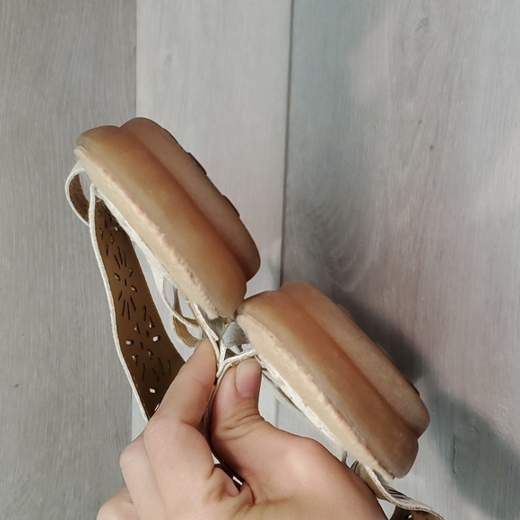 Born B.O.C Women Casaba Laser Cut Comfort Sandals shoes Loop Toe Flats shoes 8 - Picture 6 of 11